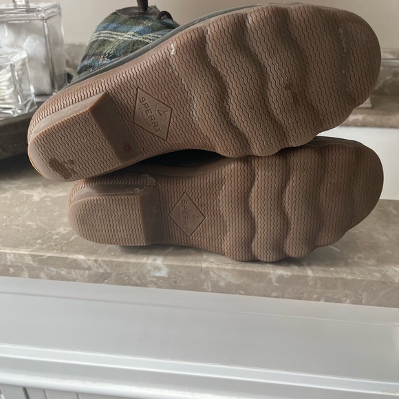 Sperry rain boot. Only worn a few times. In great condition. - Picture 7 of 8